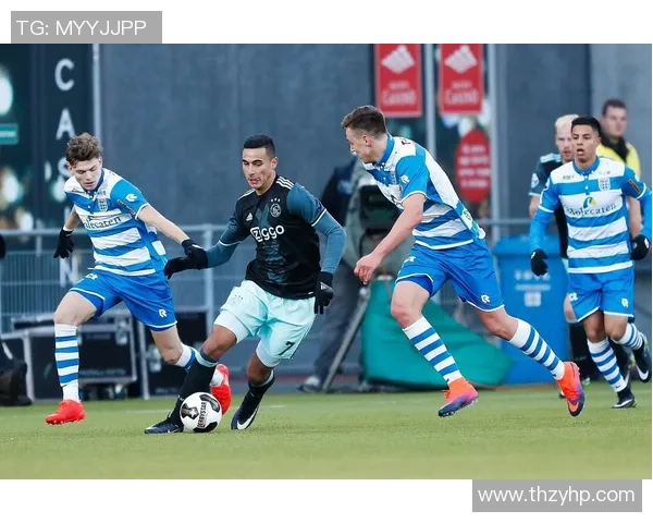 维迪斯与埃蒙的精彩对决揭示足球战术与团队协作的完美结合